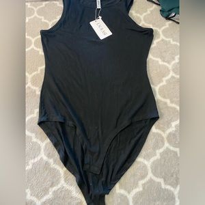 LAOLASI LARGE BLACK ONSIE